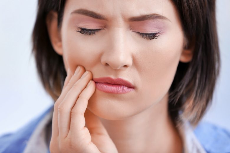 look out for these symptoms of tooth abscesses
