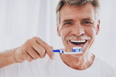 how does aging affect our oral health